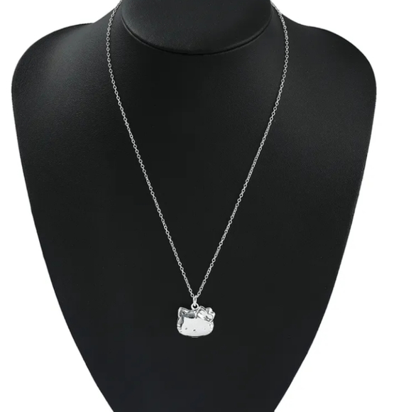 Hello Kitty Locket (Silver) - Picture 5 of 7